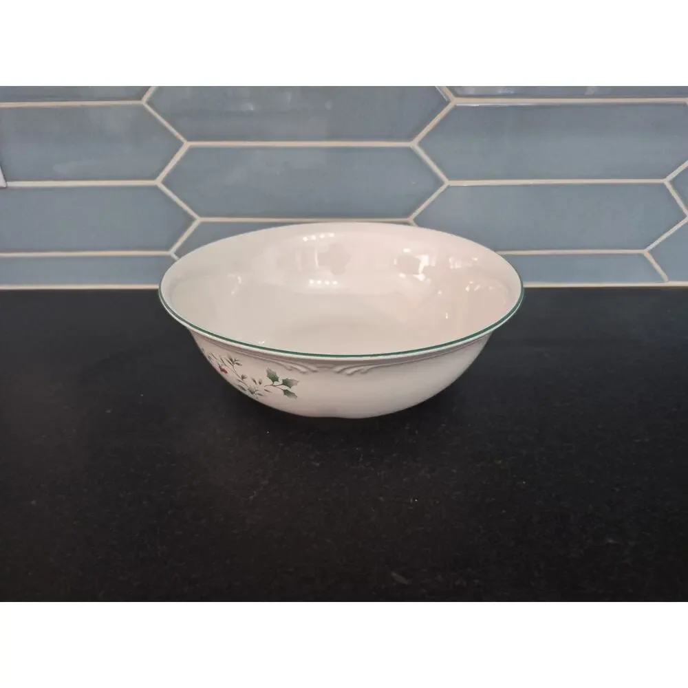 Vintage Pfaltzgraff Winter Berry Holiday Christmas Oval Serving Bowls Set Of 2